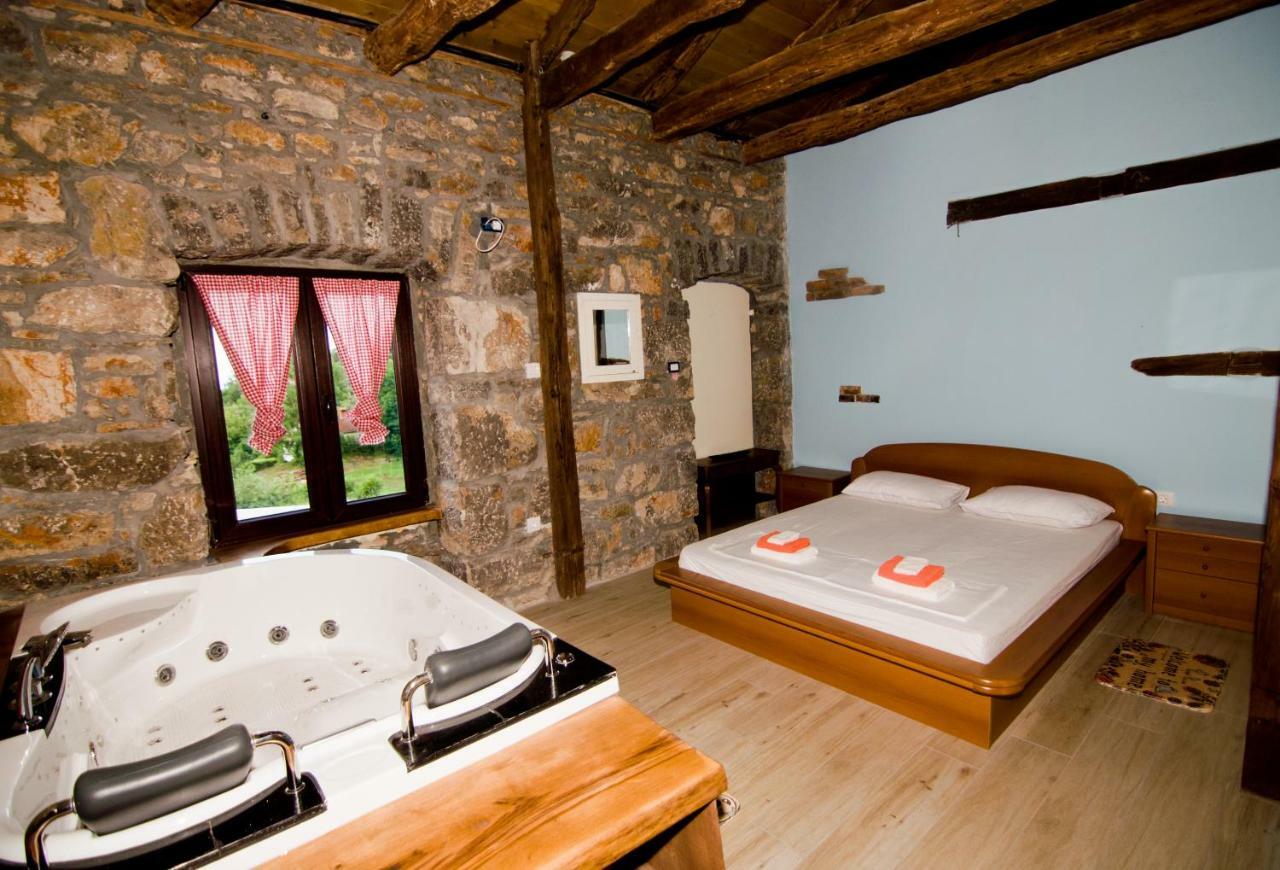 Appartement Casa Storia & Casa Antica à Veprinac Extérieur photo